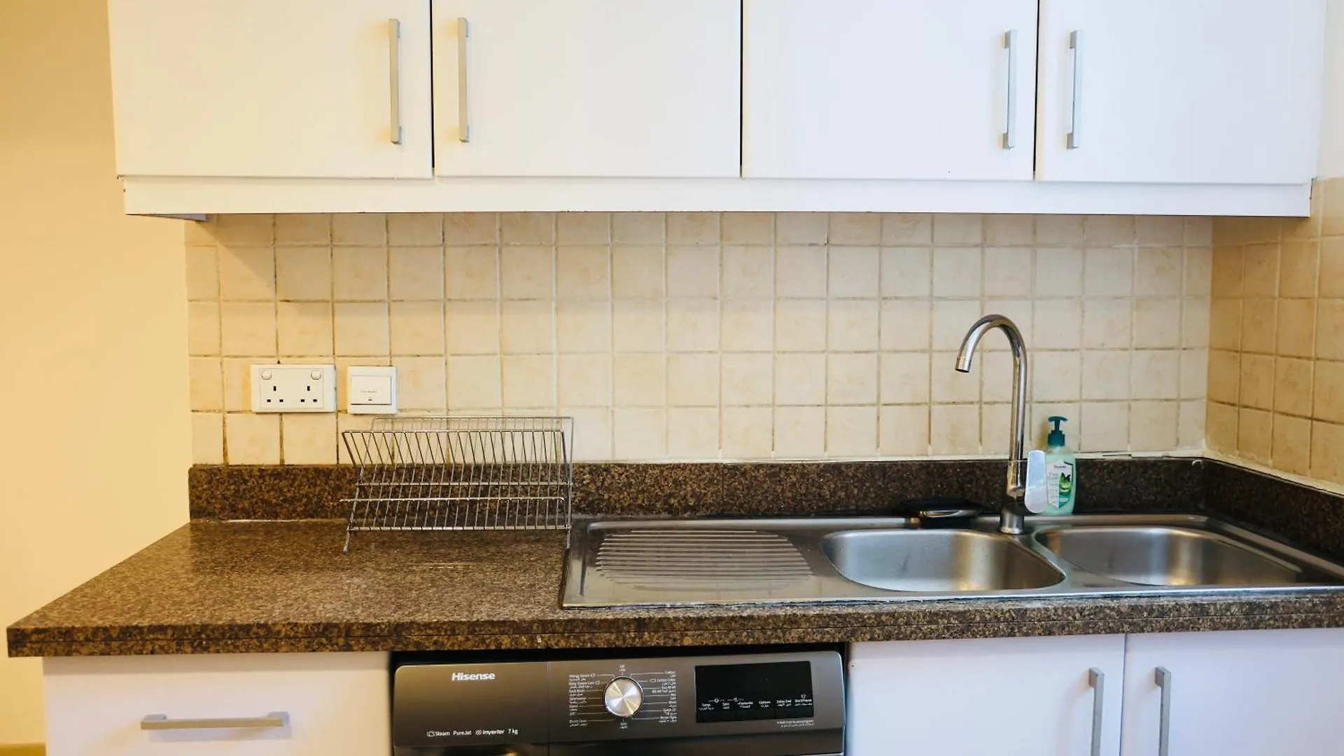 Nivis Find Spacious 3Bhk Near Metro And Burj Khalifa 0*, Dubai United Arab Emirates