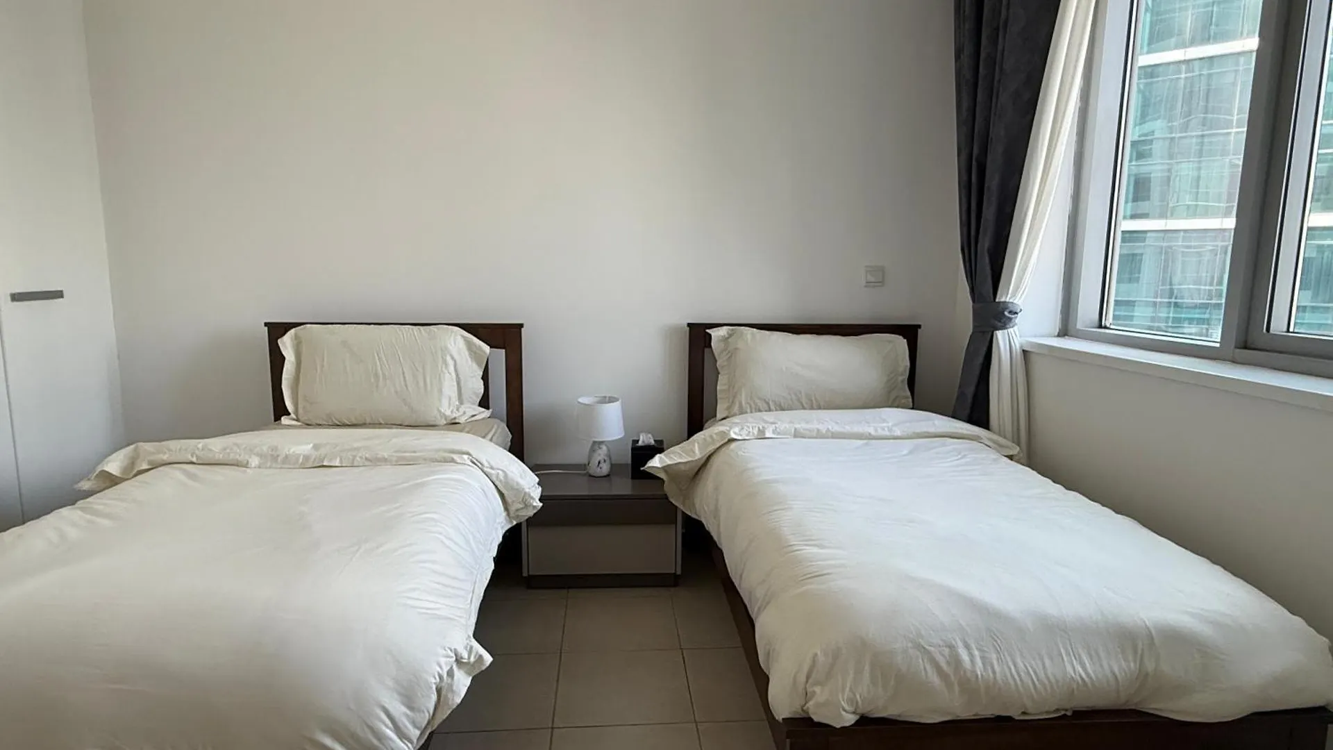 Nivis Find Spacious 3Bhk Near Metro And Burj Khalifa Emirati Arabi Uniti